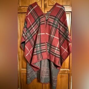 Women’s burgundy boutique plaid poncho/shawl